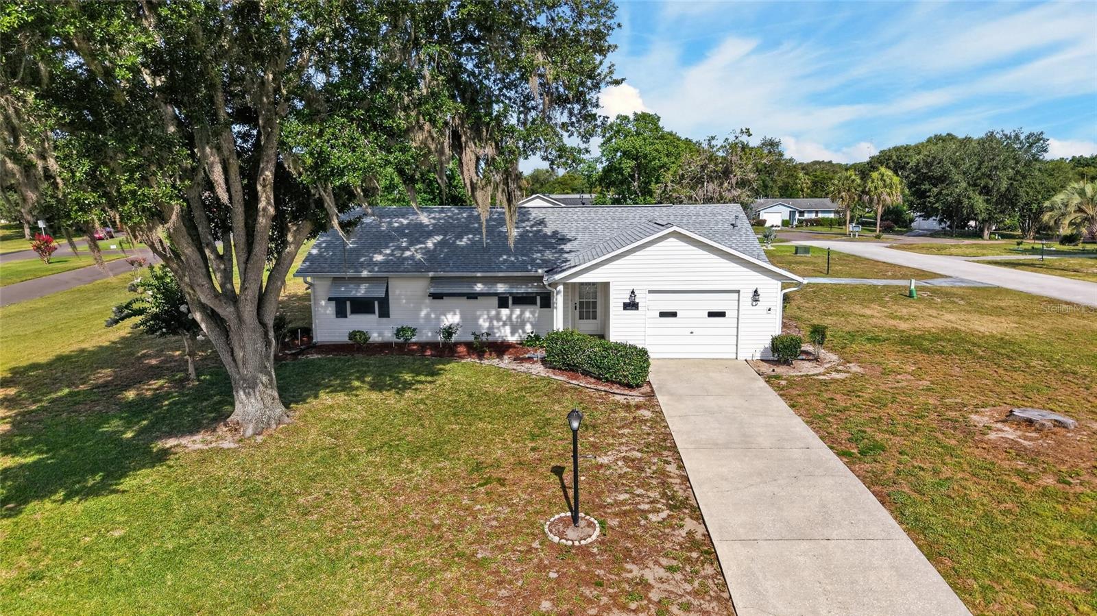 Photo of 1 DURNESS COURT LEESBURG FL 34788