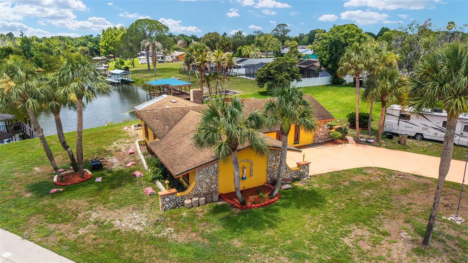 Photo of 5330 KINGS COURT FRUITLAND PARK FL 34731