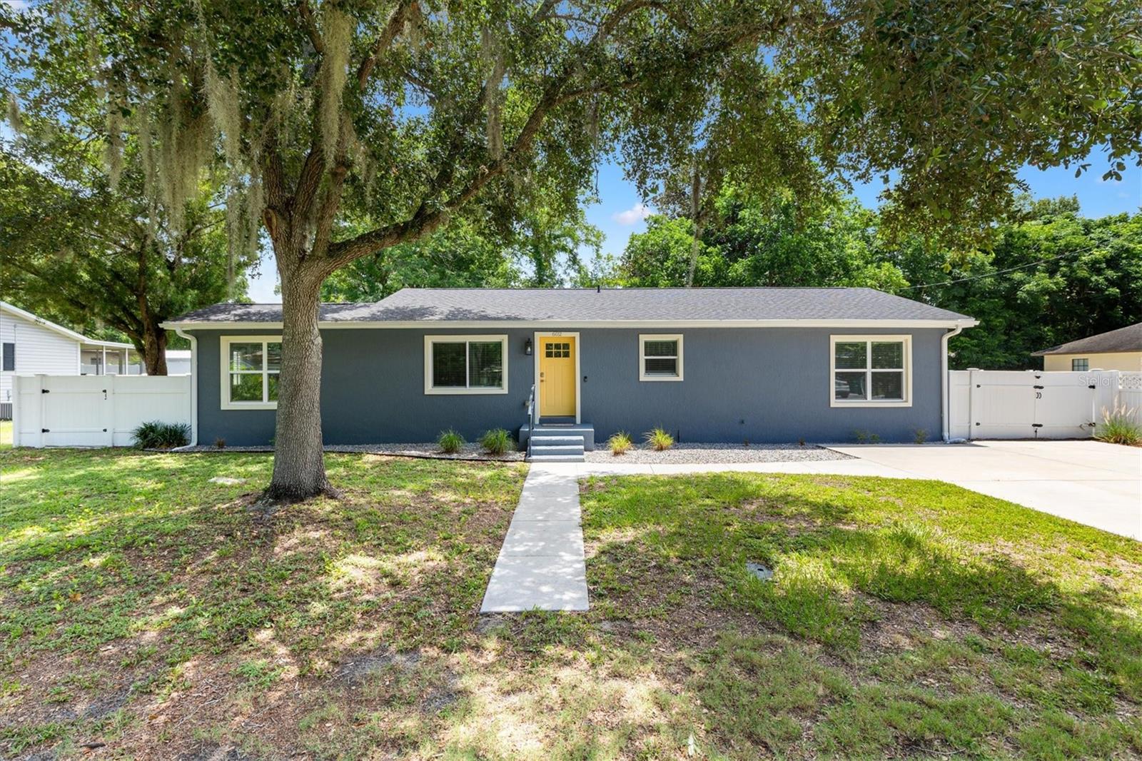 Photo of 602 GRAY AVENUE WILDWOOD FL 34785