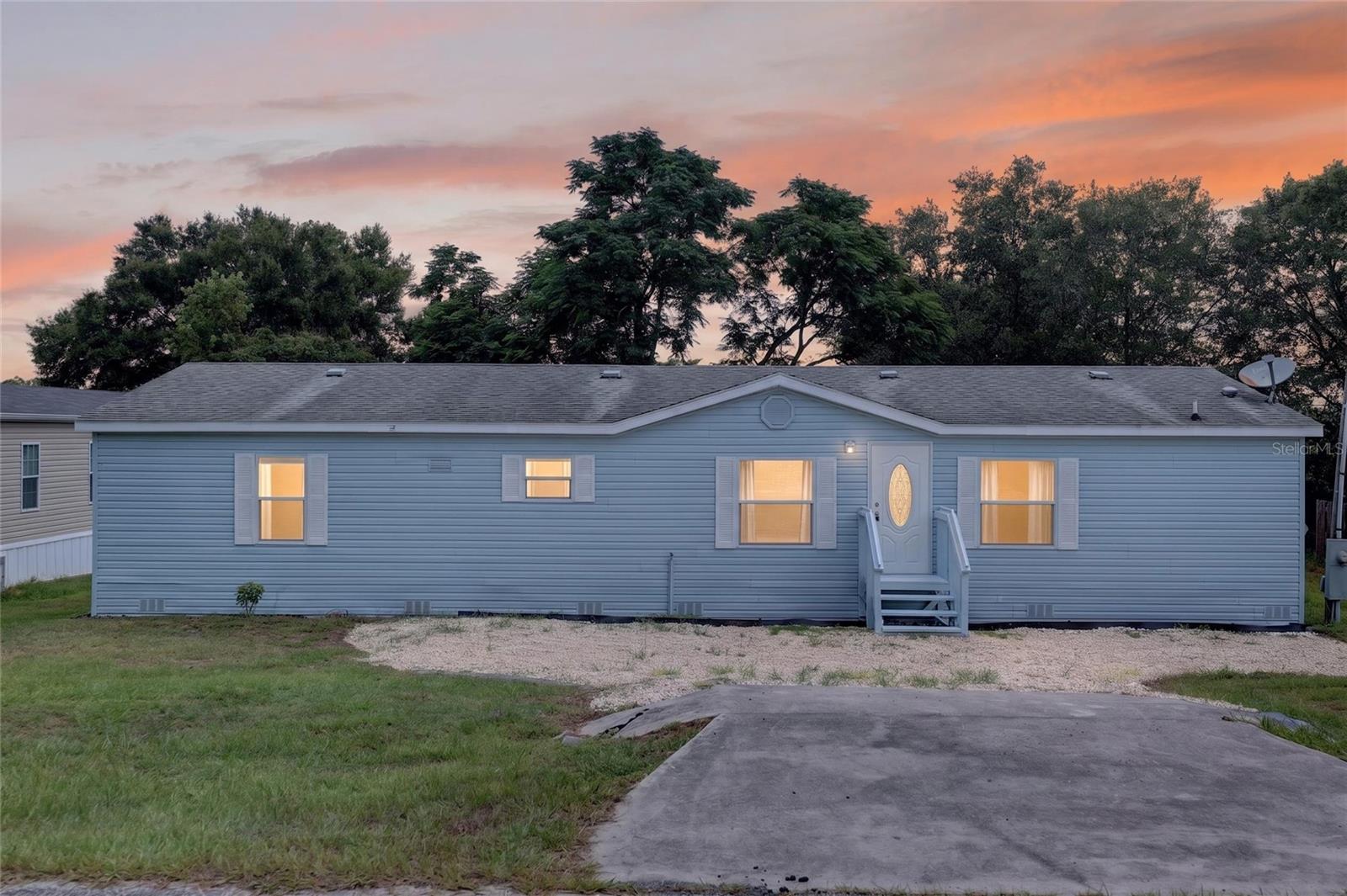 Photo of 225 SKYLINE DRIVE LADY LAKE FL 32159