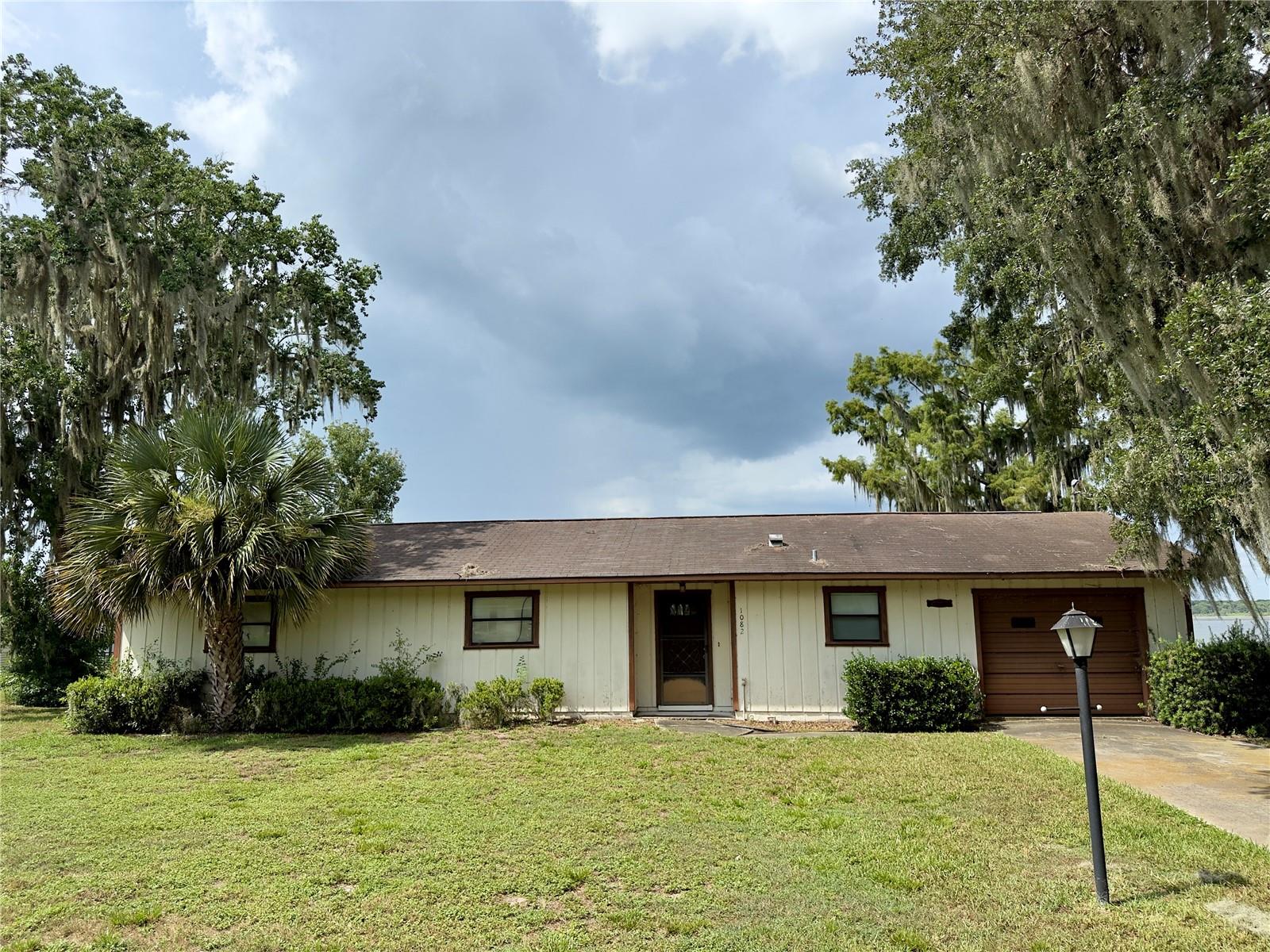 Photo of 1082 CR 457 LAKE PANASOFFKEE FL 33538