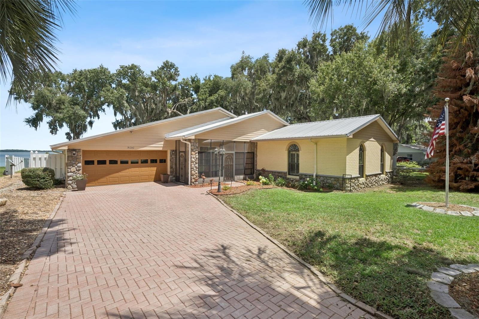 Photo of 35040 SHADY OAKS LANE FRUITLAND PARK FL 34731