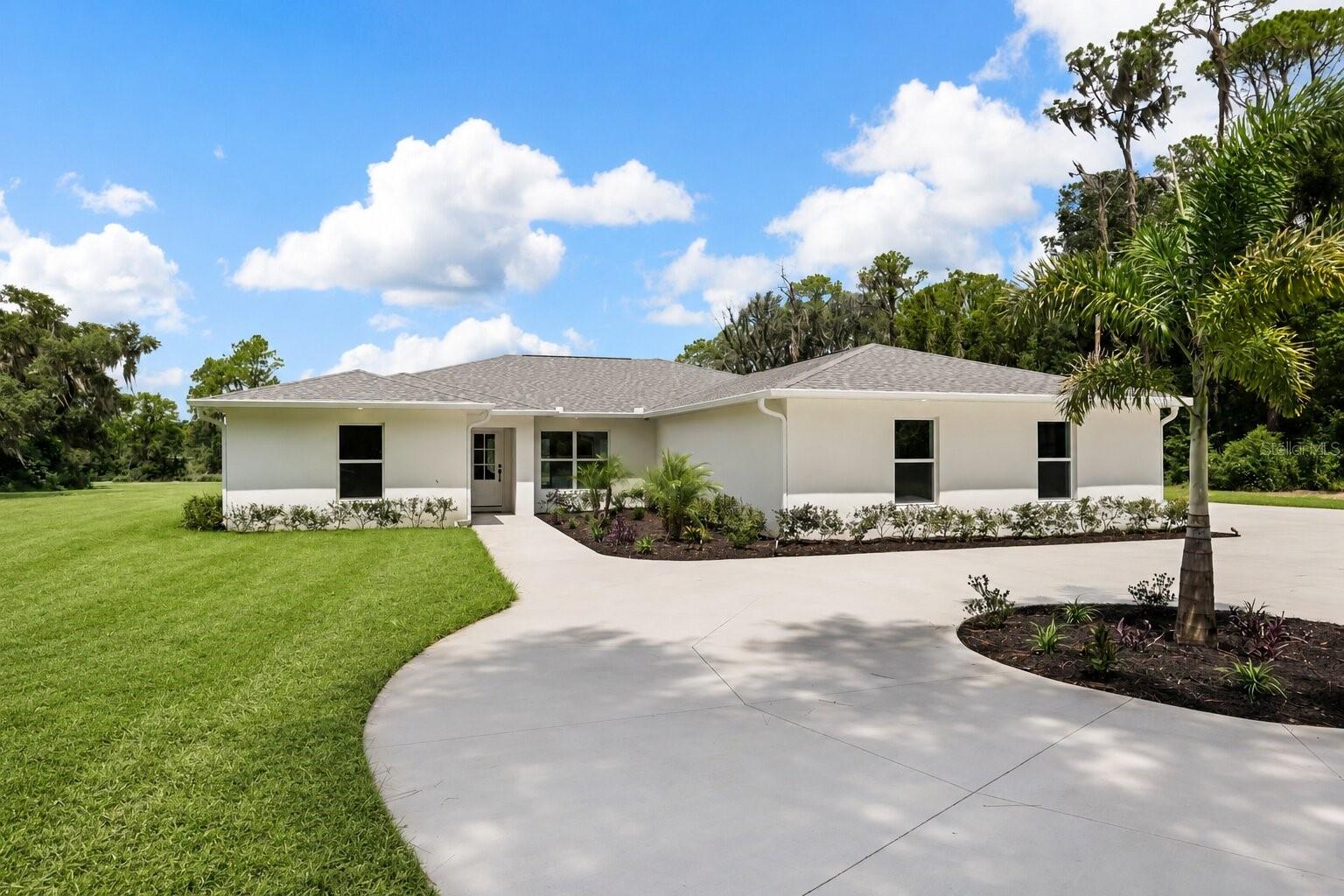 Photo of 39251 COUNTY ROAD 439 UMATILLA FL 32784