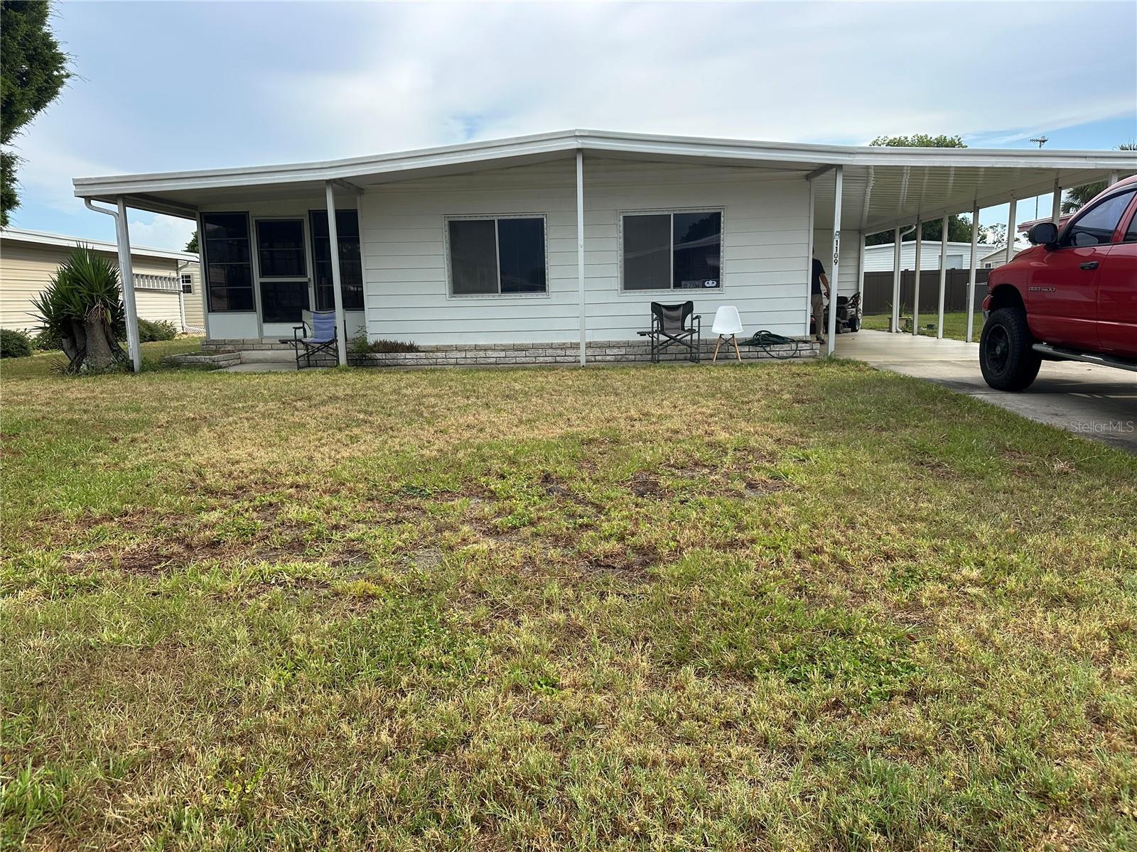 Photo of 1109 NASSAU CIRCLE TAVARES FL 32778
