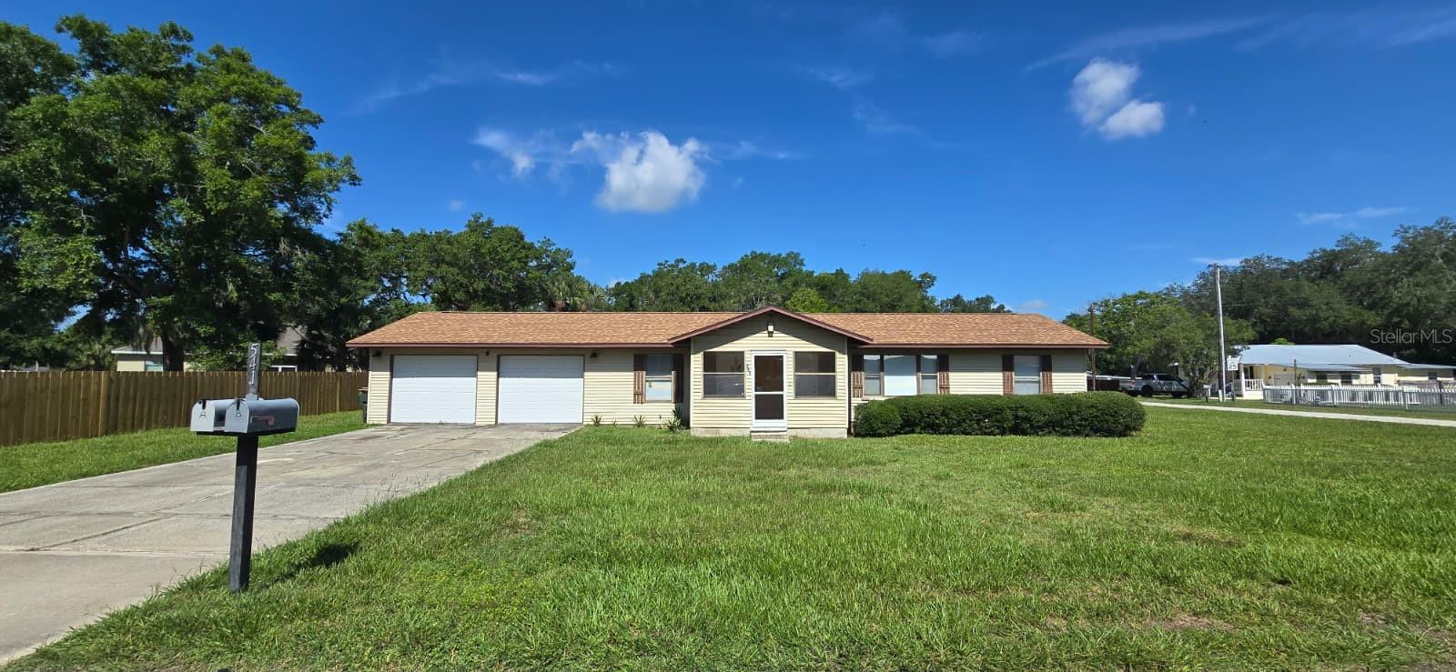 Photo of 541 SUNSET AVENUE UMATILLA FL 32784