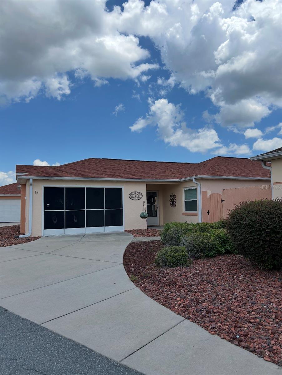 Photo of 911 MEDIRA DRIVE LADY LAKE FL 32159