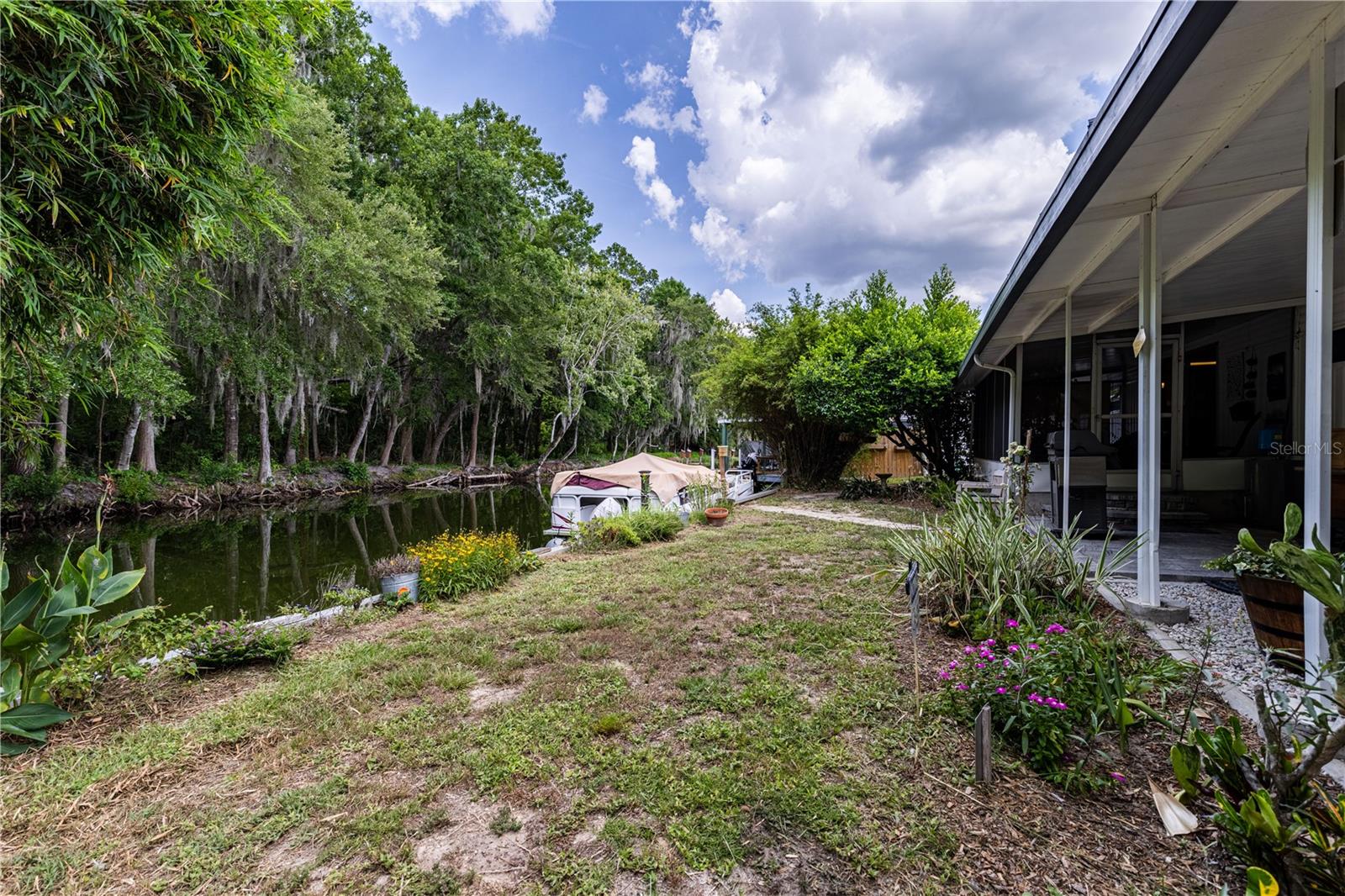Photo of 1136 RUE DE DORE TAVARES FL 32778