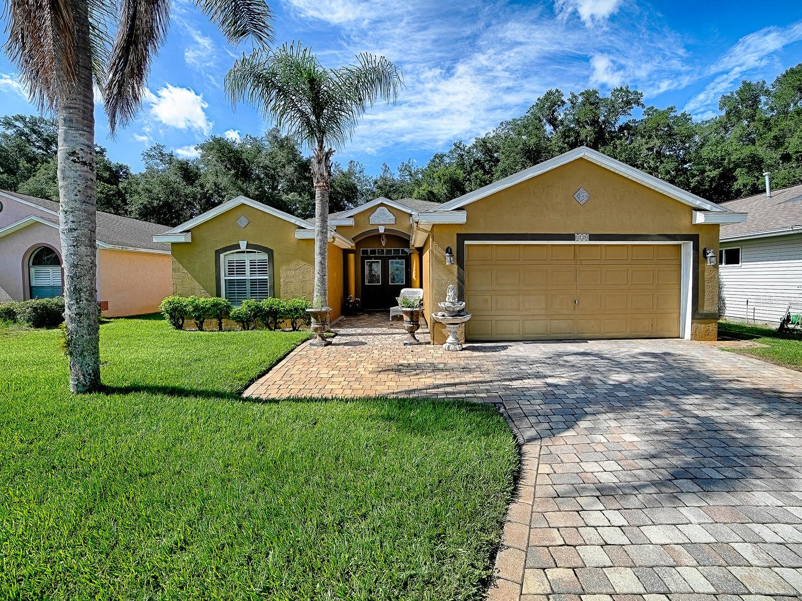 Photo of 830 OLD OAKS LANE LEESBURG FL 34748