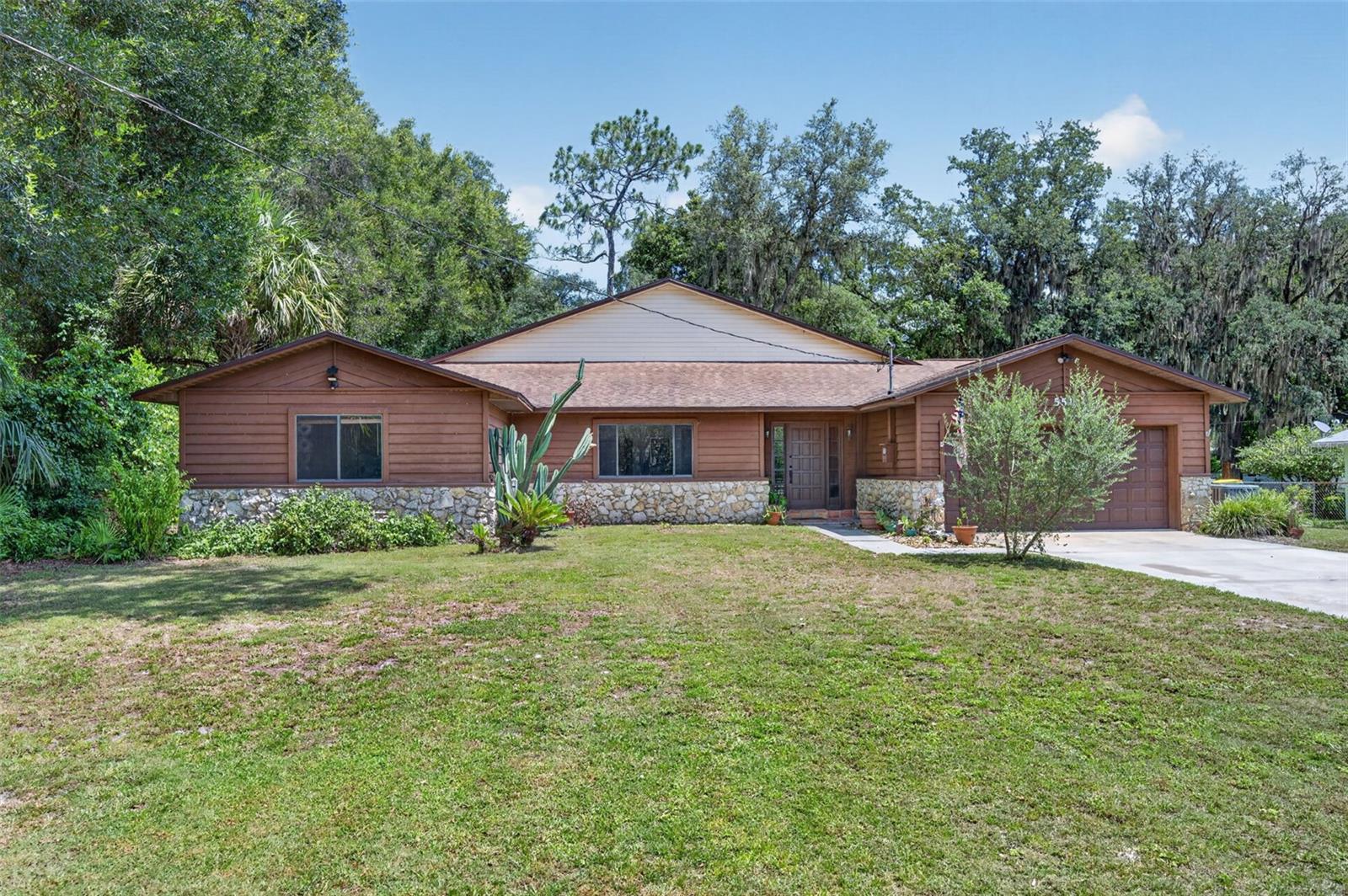 Photo of 551 RYLANE STREET DE LEON SPRINGS FL 32130