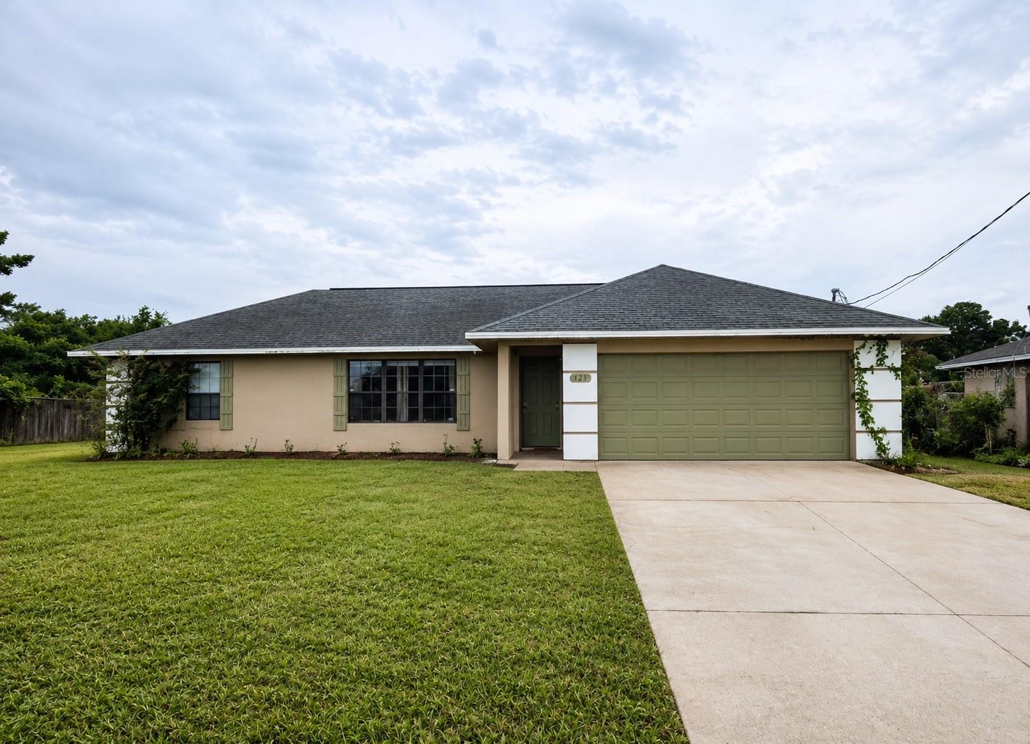Photo of 125 OAK CIRCLE OCALA FL 34472