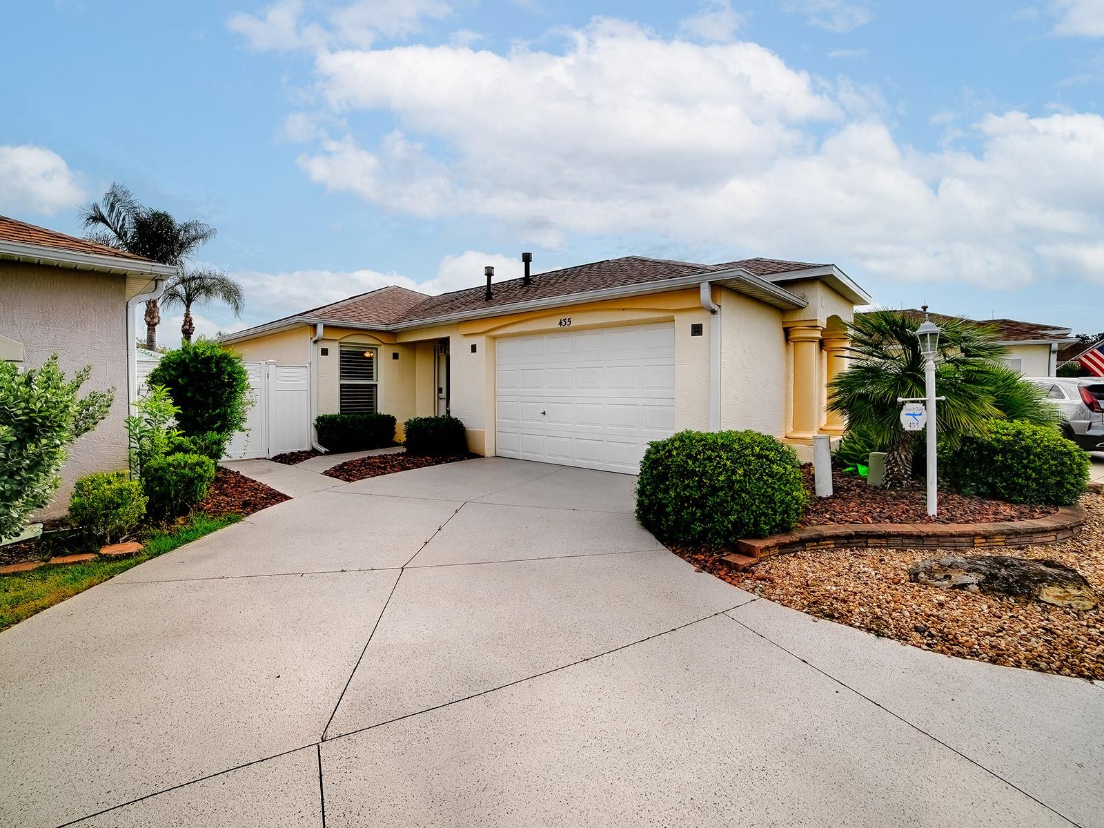 Photo of 435 CARLISLE COURT THE VILLAGES FL 32162