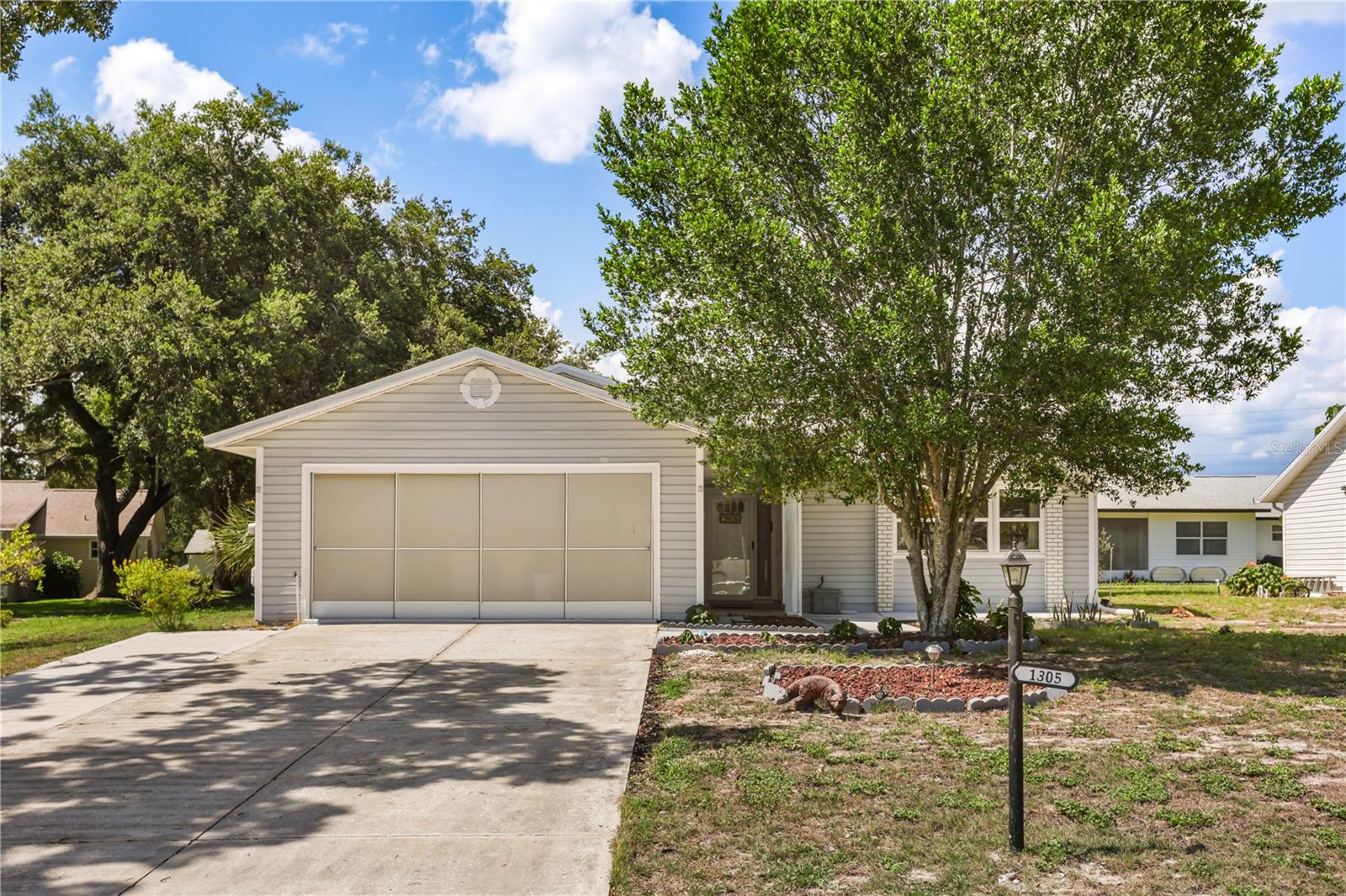 Photo of 1305 MORAY COURT LEESBURG FL 34788