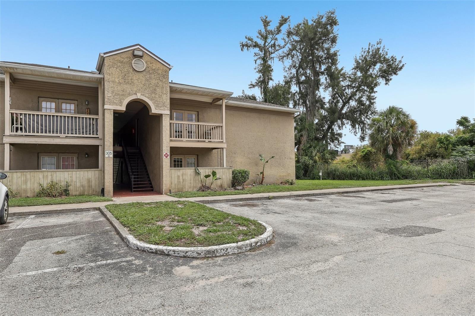 Photo of 305 WYMORE ROAD #208 ALTAMONTE SPRINGS FL 32714