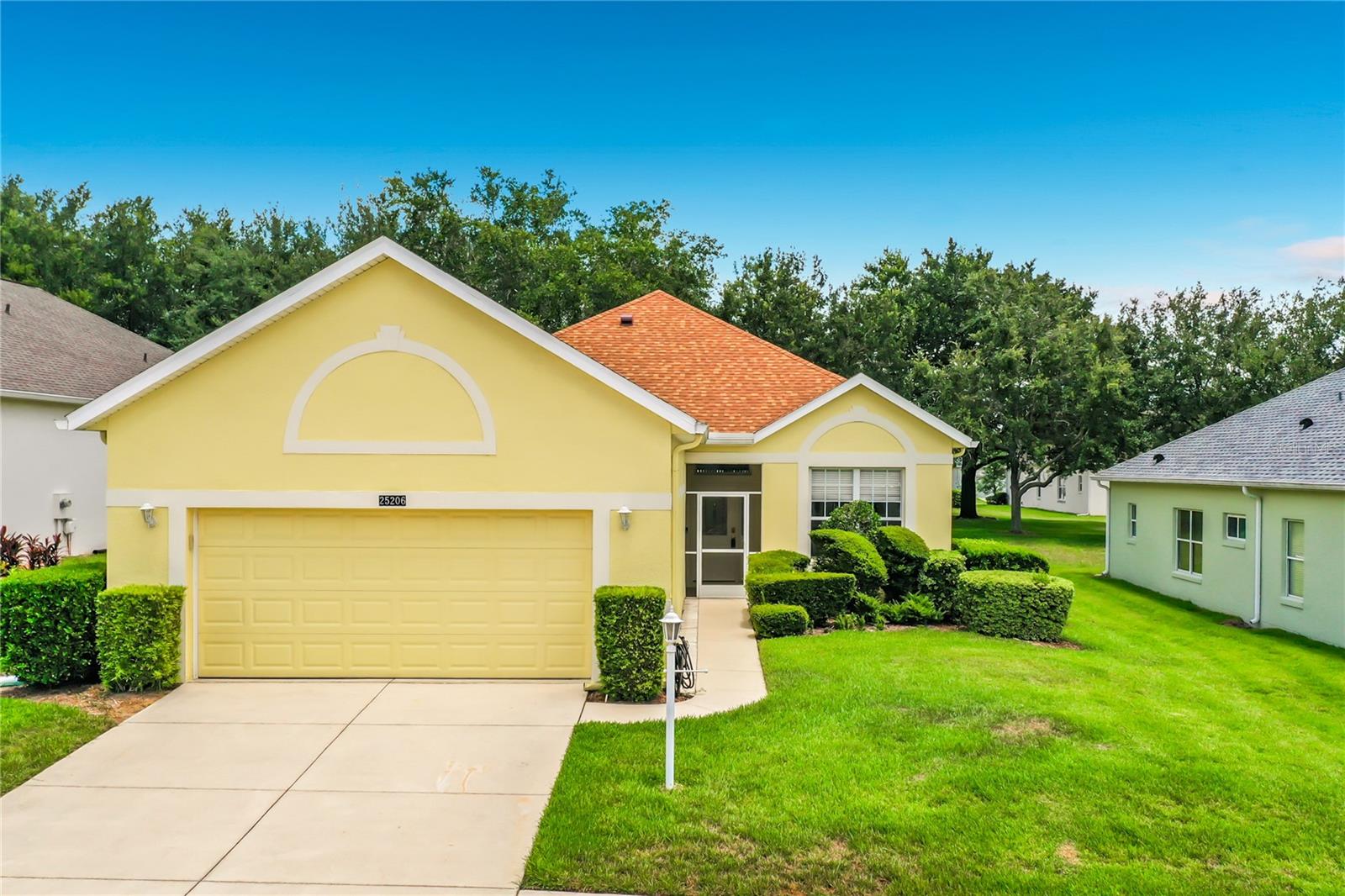 Photo of 25206 ORMOND COURT LEESBURG FL 34748
