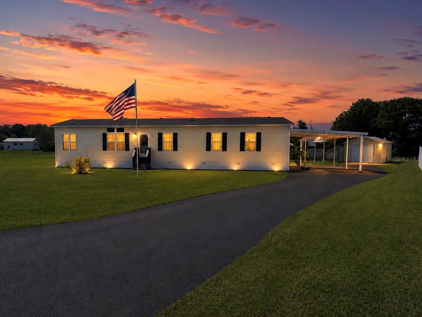 Photo of 13718 COUNTY ROAD 109D-3 LADY LAKE FL 32159