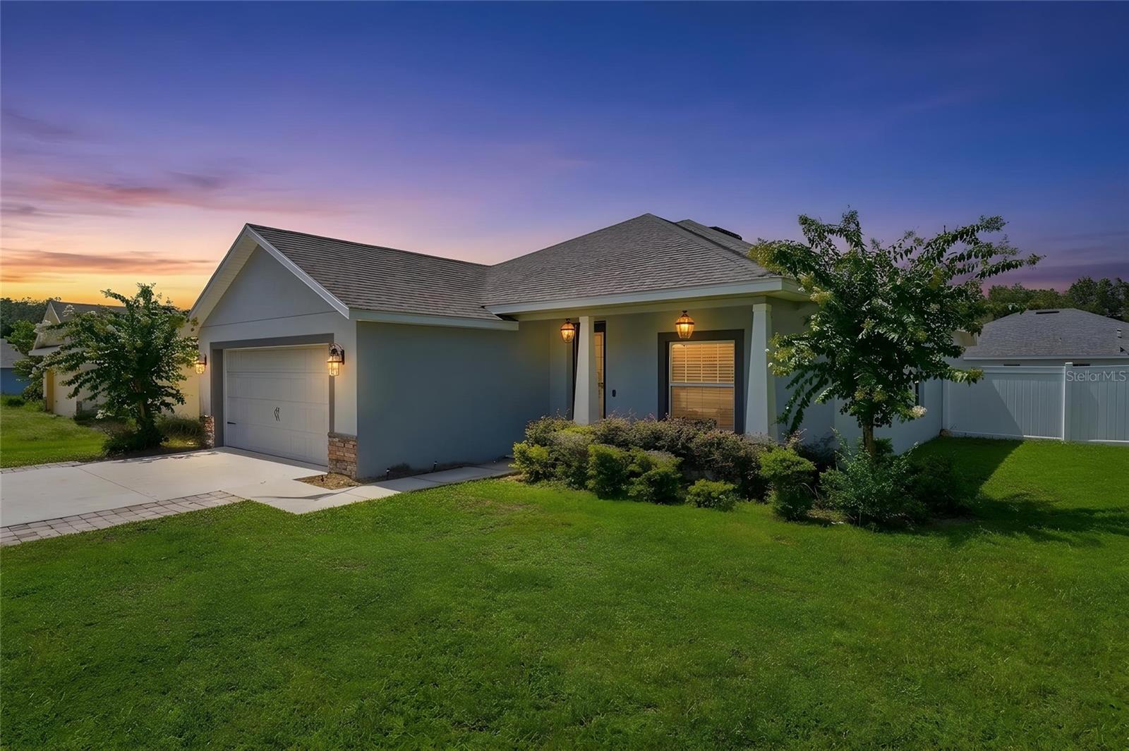 Photo of 362 LAKE STREET UMATILLA FL 32784