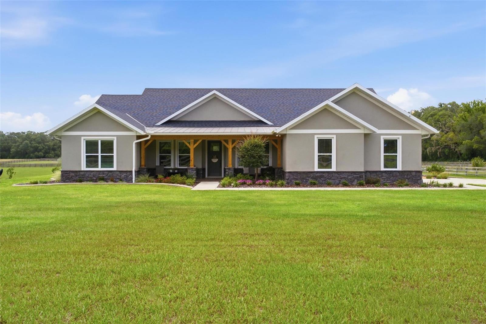 Photo of 16241 SE 150TH AVENUE WEIRSDALE FL 32195