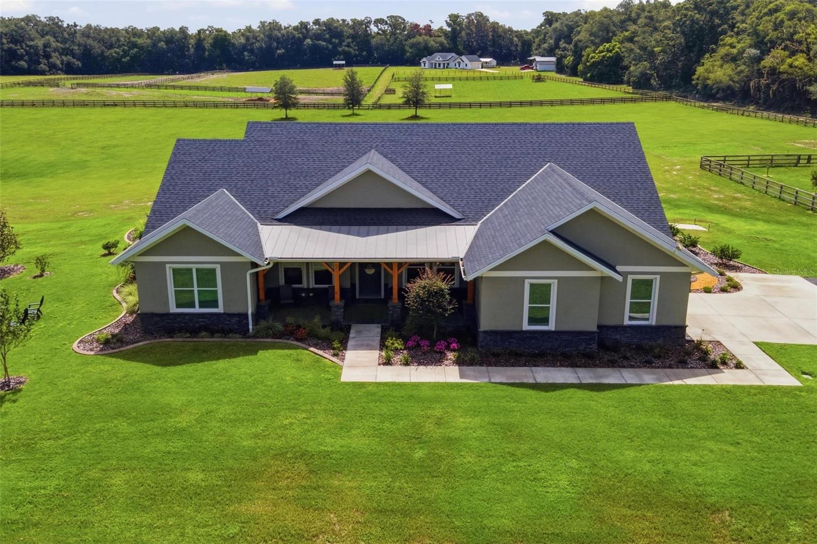 Photo of 16241 SE 150TH AVENUE WEIRSDALE FL 32195
