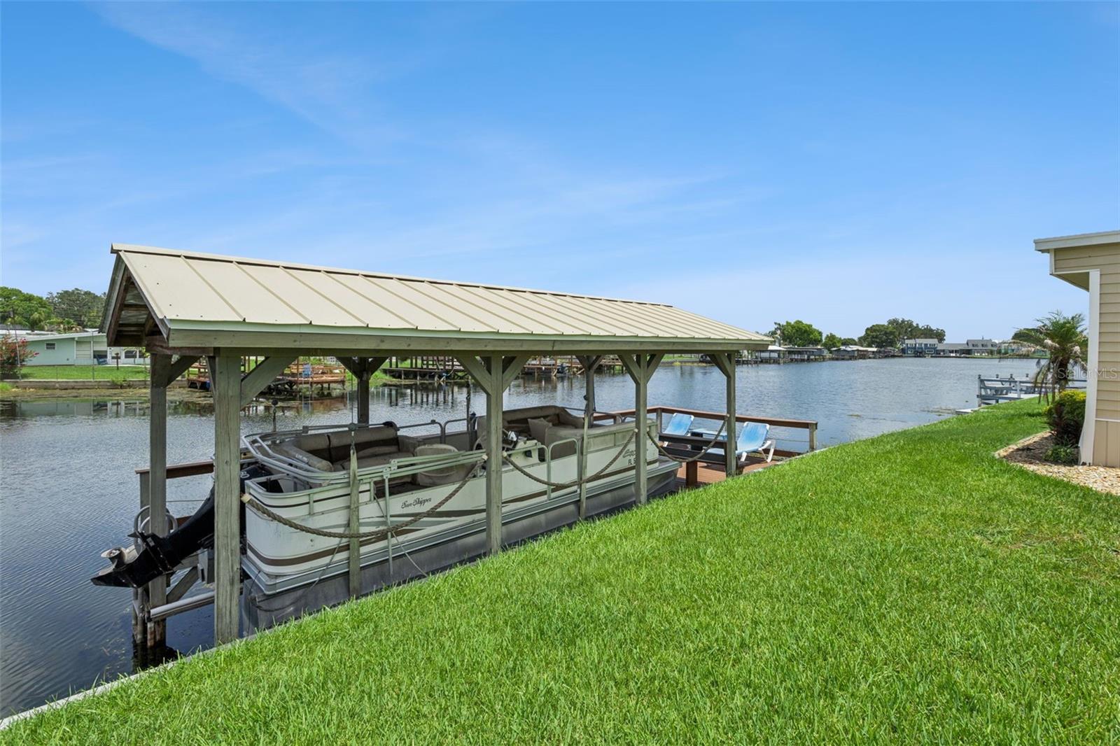 Photo of 30127 GREEN BAY DRIVE TAVARES FL 32778