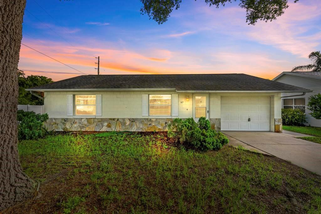Photo of 57 CAYMAN CIRCLE UMATILLA FL 32784