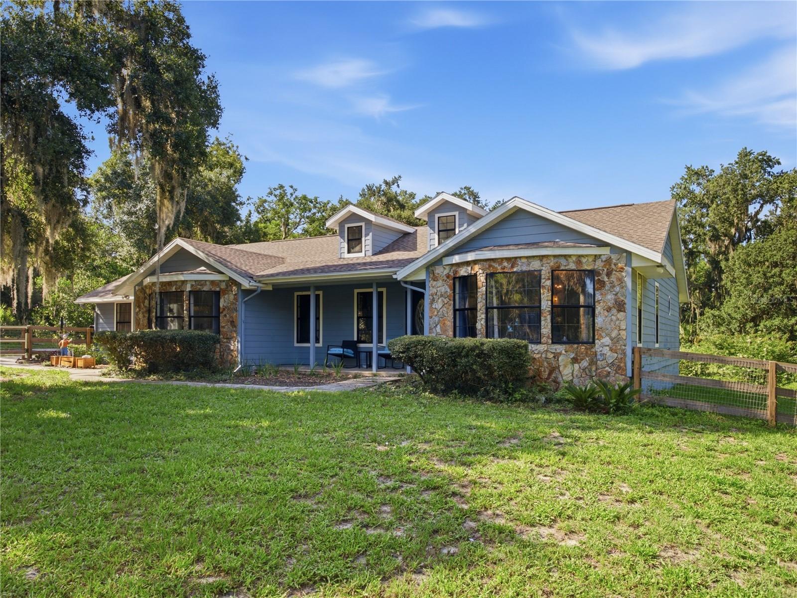 Photo of 6820 TUSCAWILLA DRIVE LEESBURG FL 34748