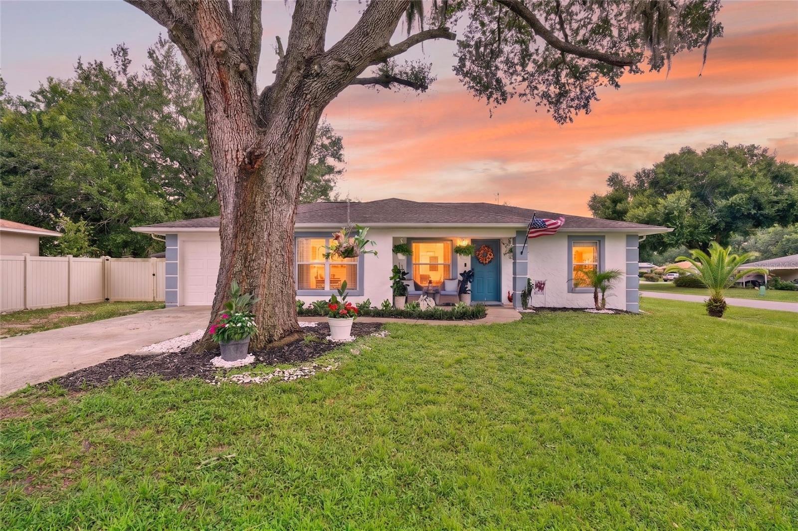 Photo of 599 MAGNOLIA RIDGE AVENUE TAVARES FL 32778