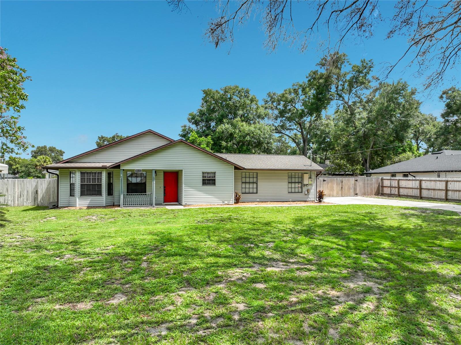 Photo of 25121 ALGONQUIN AVENUE SORRENTO FL 32776