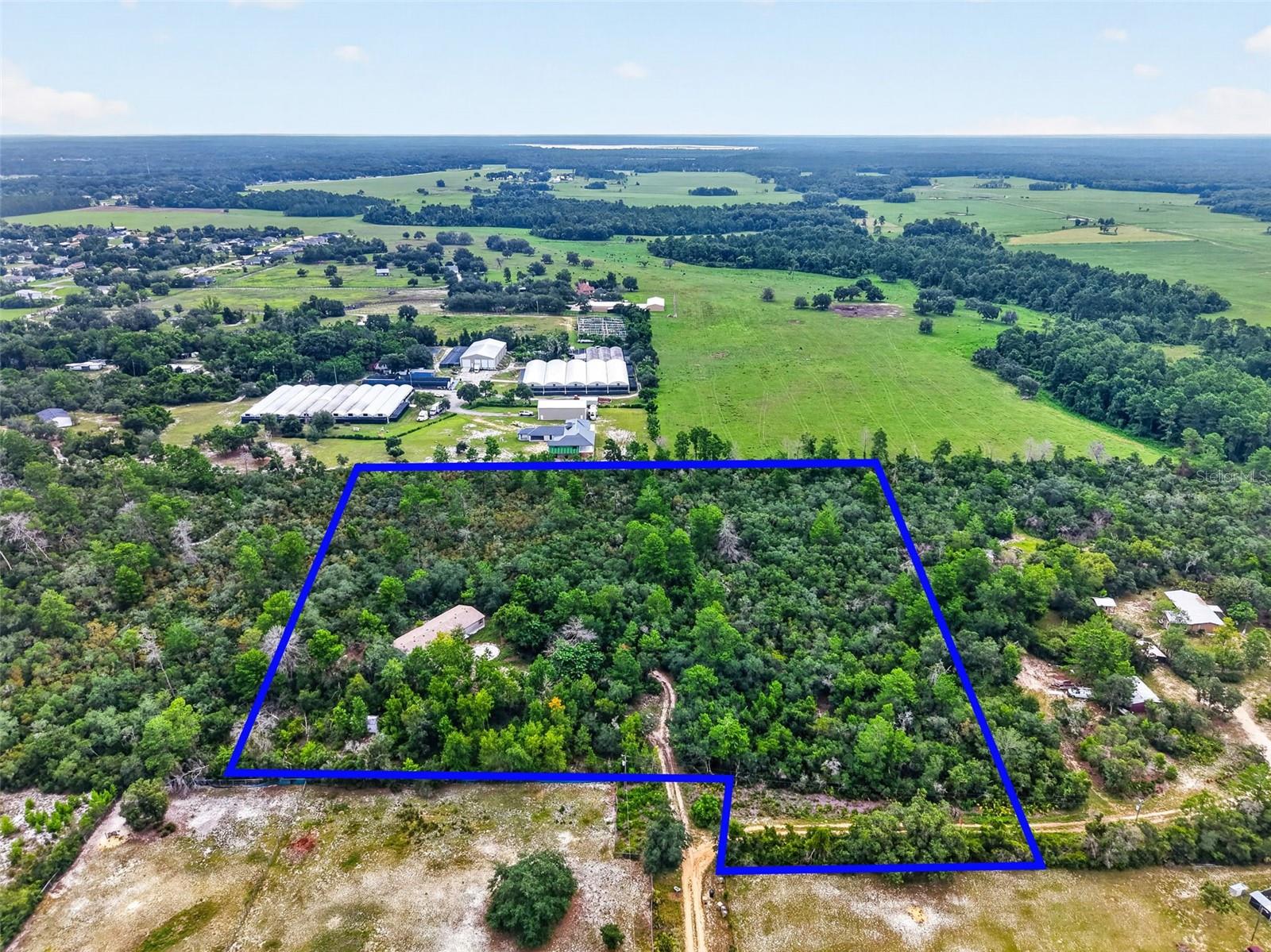 Photo of 20241 SALTSDALE ROAD UMATILLA FL 32784