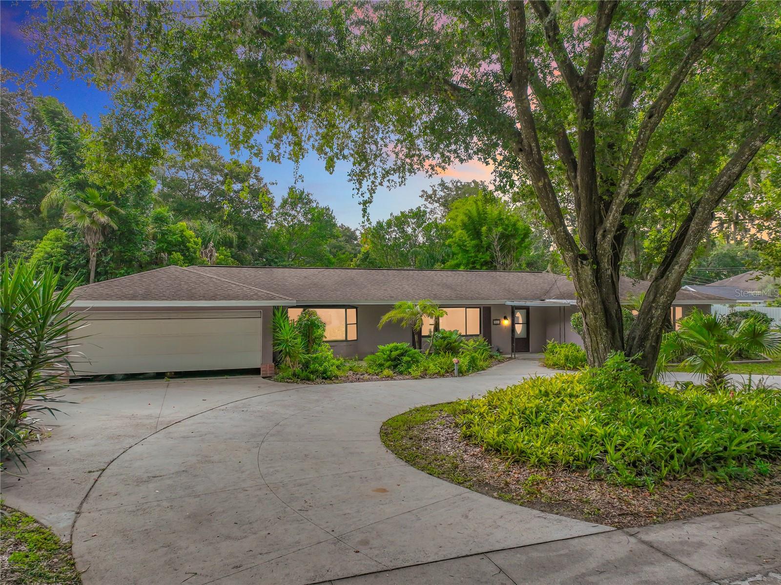 Photo of 300 PINECREST ROAD MOUNT DORA FL 32757