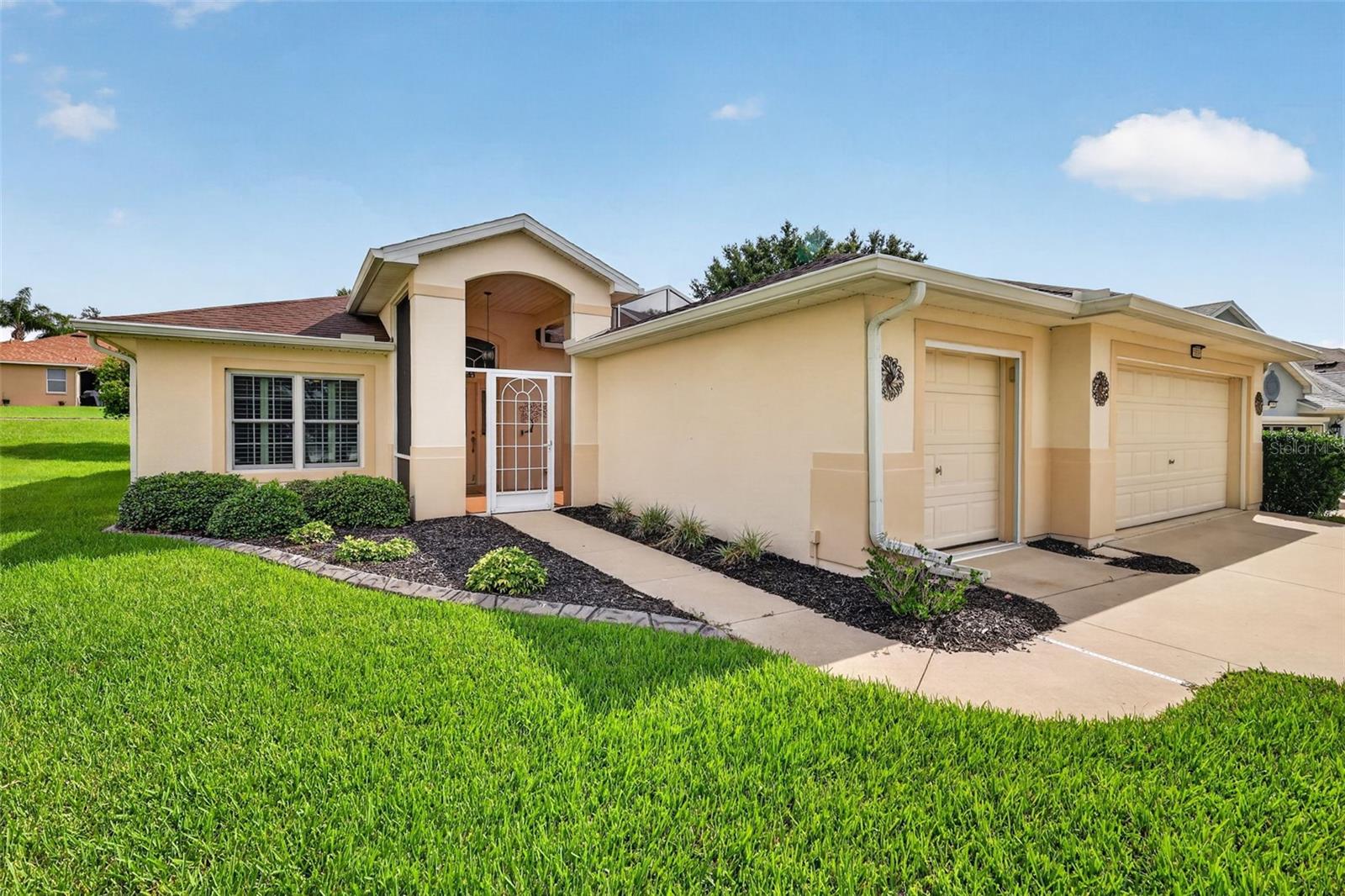 Photo of 5809 BOUNTY CIRCLE TAVARES FL 32778