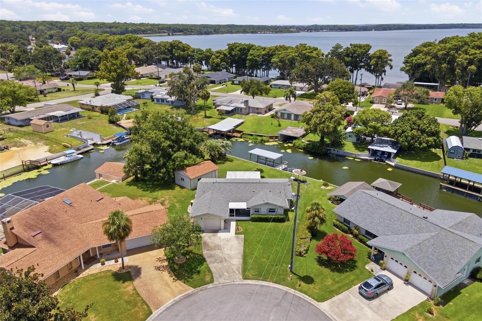 Photo of 1631 CANAL COURT TAVARES FL 32778