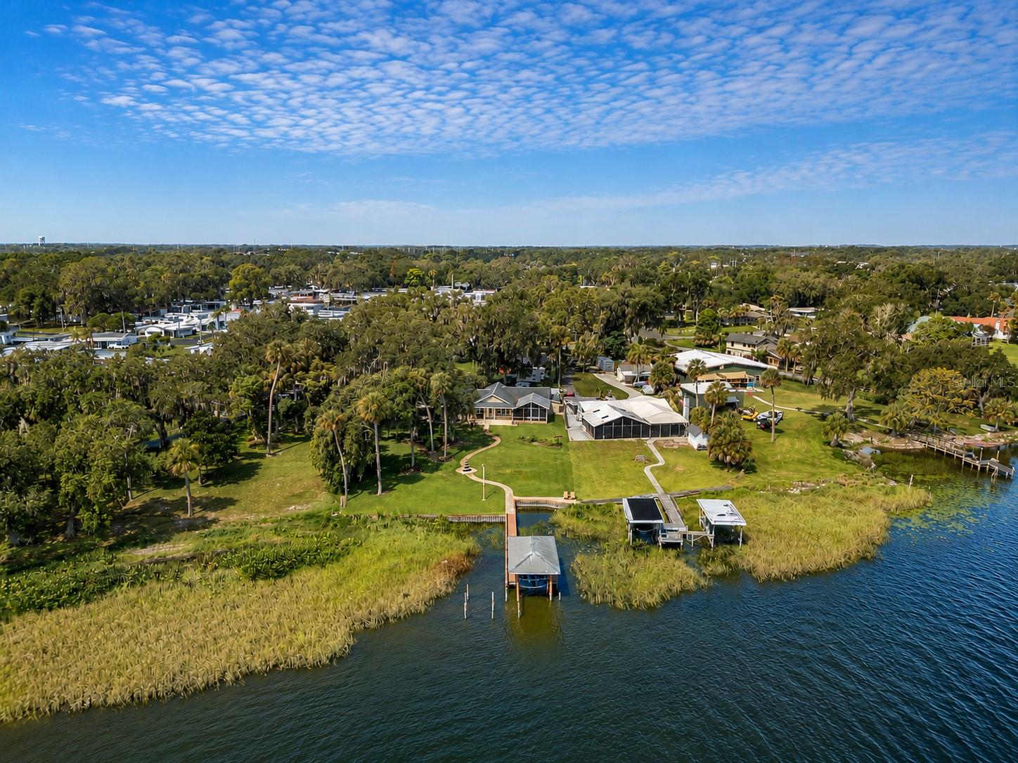 Photo of 606 N SHORE DRIVE LEESBURG FL 34748