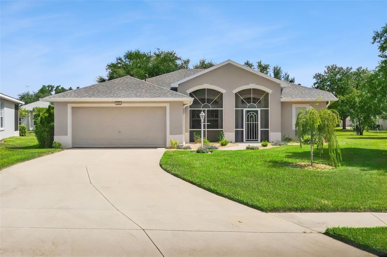 Photo of 5325 FANTASY WAY LEESBURG FL 34748