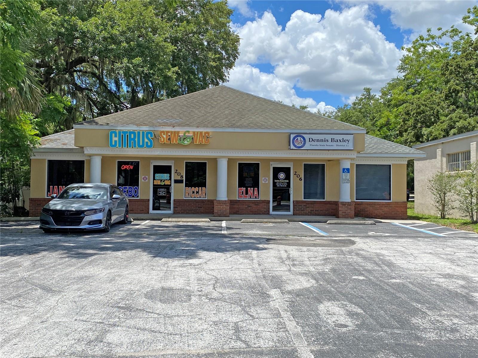 Photo of 206 S US HIGHWAY 27/441 #441 LADY LAKE FL 32159