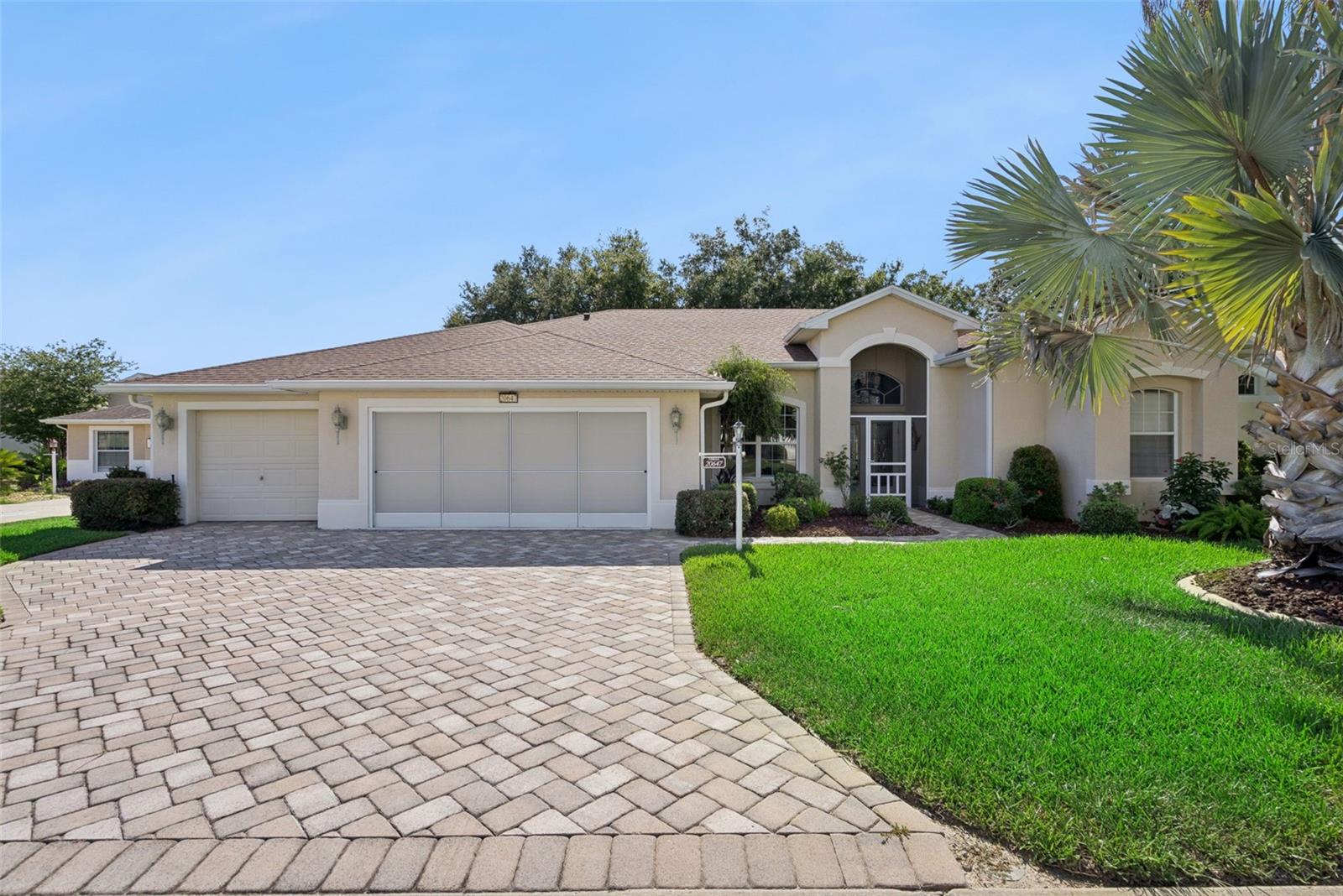 Photo of 20647 PRINCE RANIER PLACE LEESBURG FL 34748