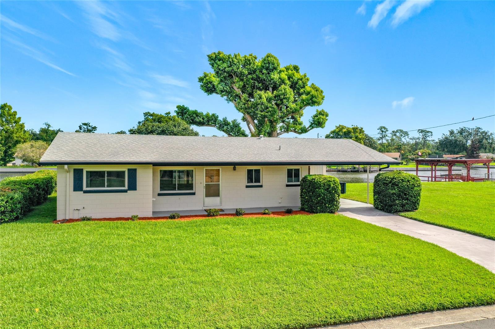 Photo of 13225 COUNTRY CLUB DRIVE TAVARES FL 32778