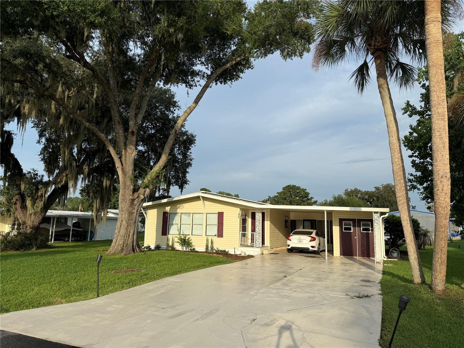 Photo of 35 SEMINOLE PATH WILDWOOD FL 34785