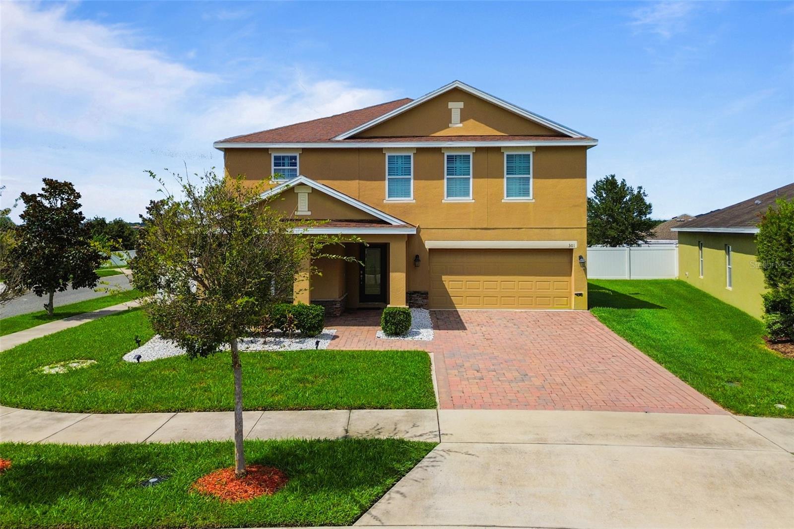 Photo of 301 SPARROW HAWK DRIVE GROVELAND FL 34736