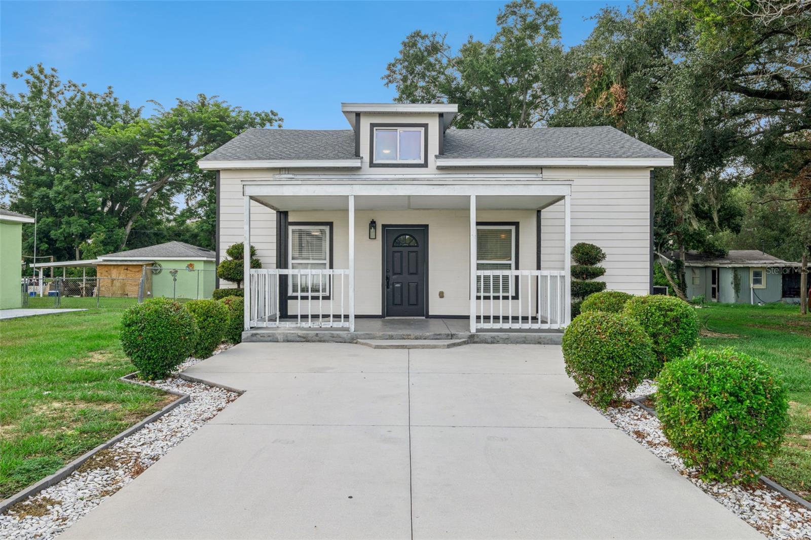 Photo of 306 S DISSTON AVENUE MINNEOLA FL 34715