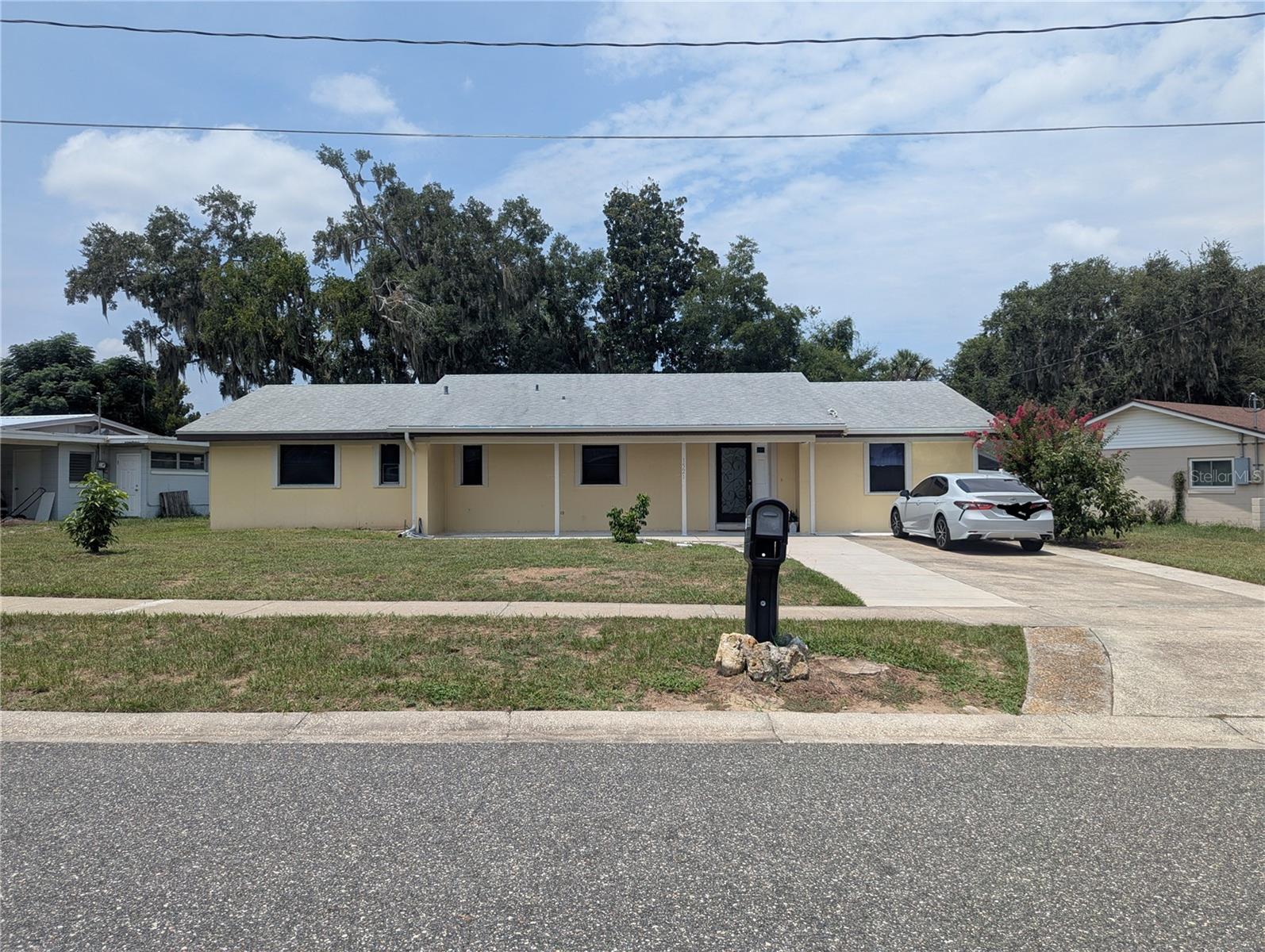 Photo of 1521 NORMANDY WAY LEESBURG FL 34748