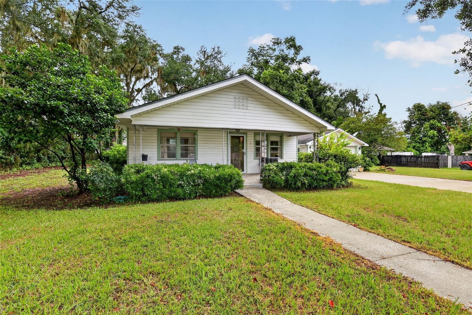 Photo of 605 STANLEY AVENUE WILDWOOD FL 34785