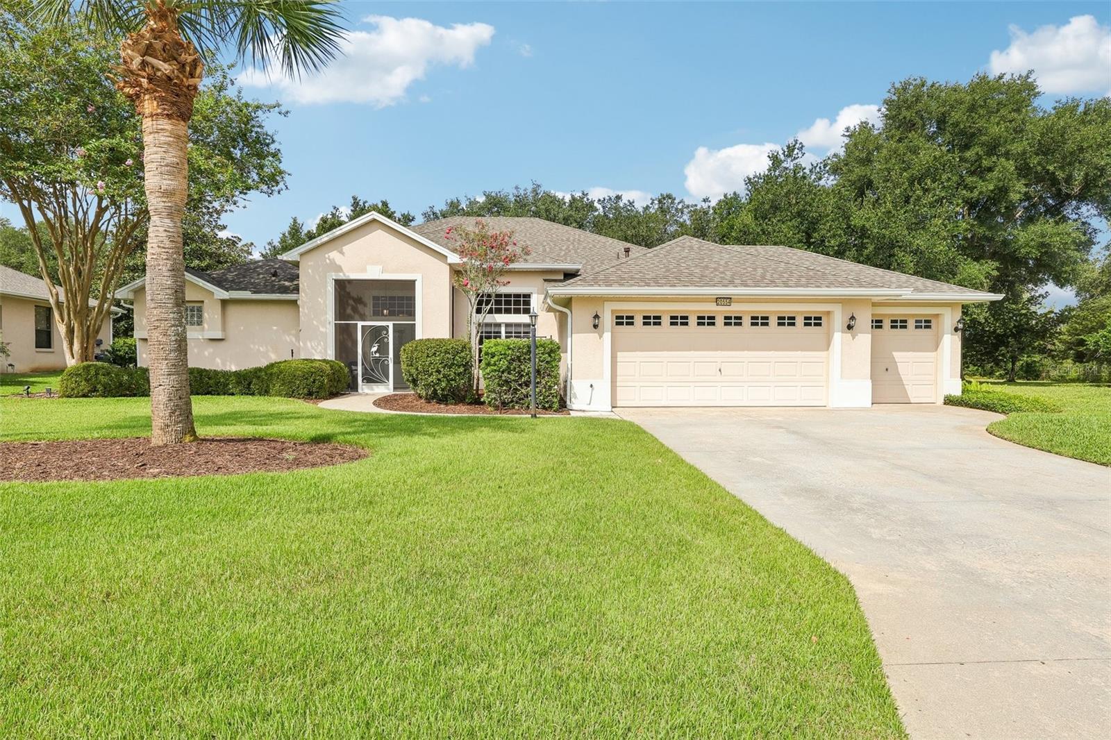 Photo of 20554 QUEEN ALEXANDRA DRIVE LEESBURG FL 34748