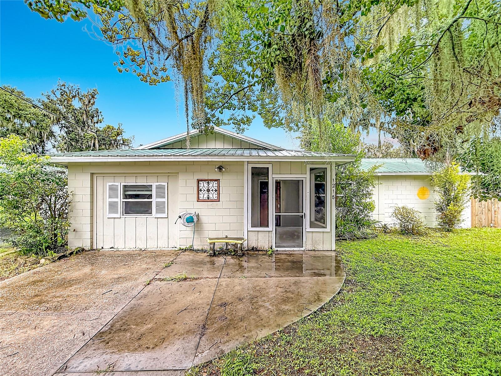 Photo of 1218 CR 450 LAKE PANASOFFKEE FL 33538