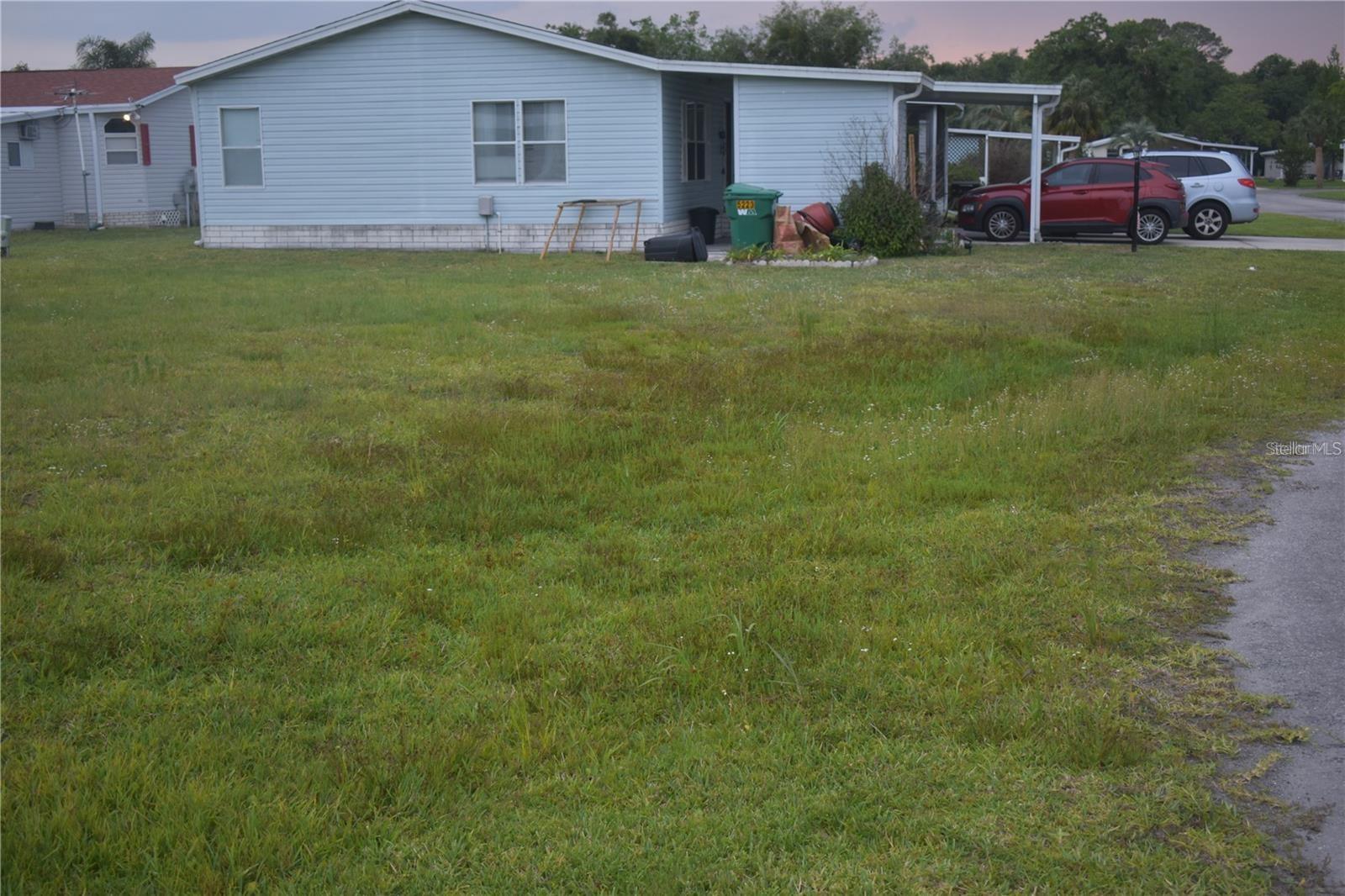 Photo of LOT 11 BLK D LEXINGTON CIRCLE WILDWOOD FL 34785