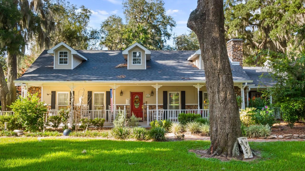 Photo of 403 MISSION LANE HOWEY IN THE HILLS FL 34737