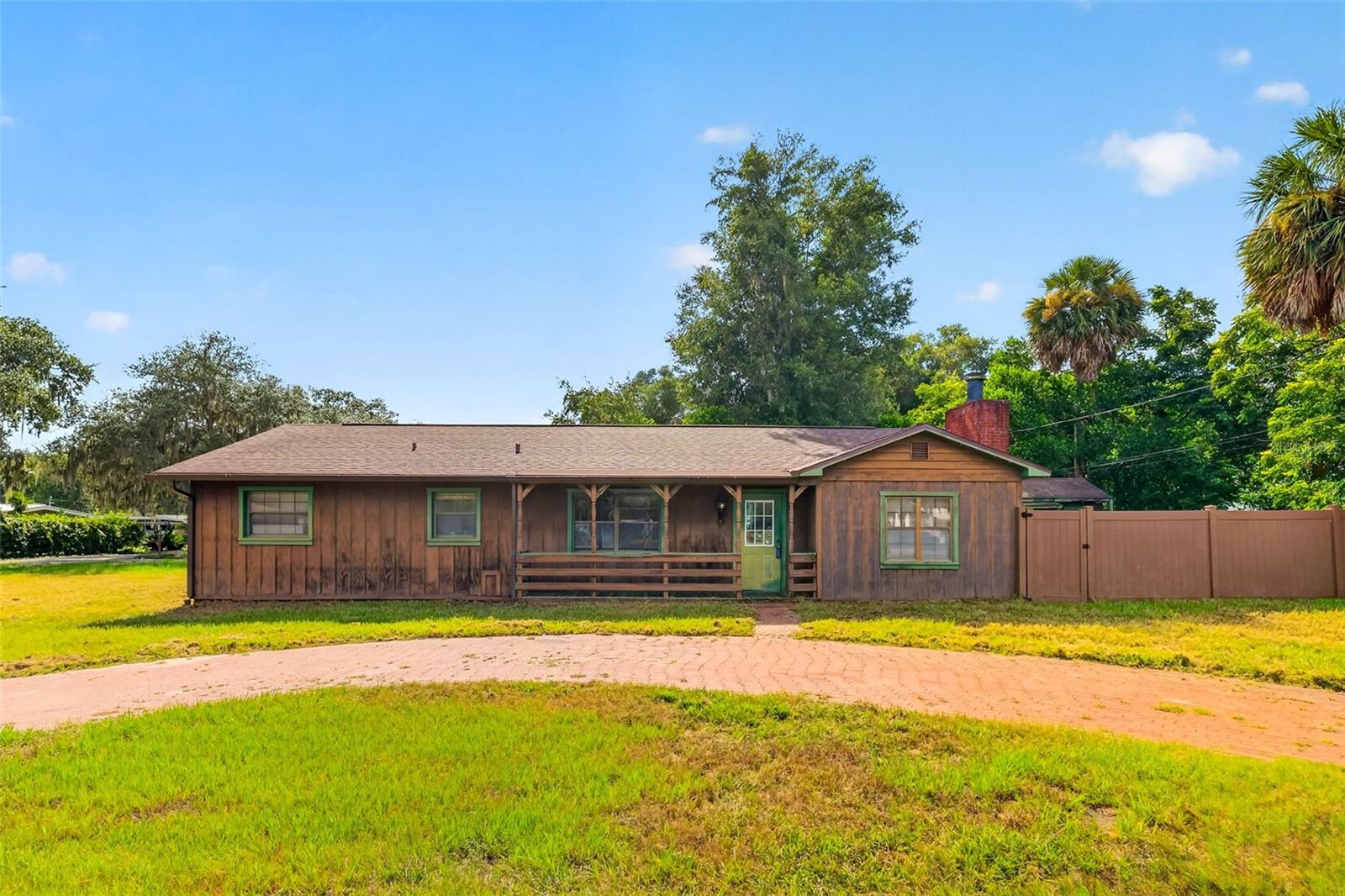 Photo of 315 S LONE OAK DRIVE LEESBURG FL 34748
