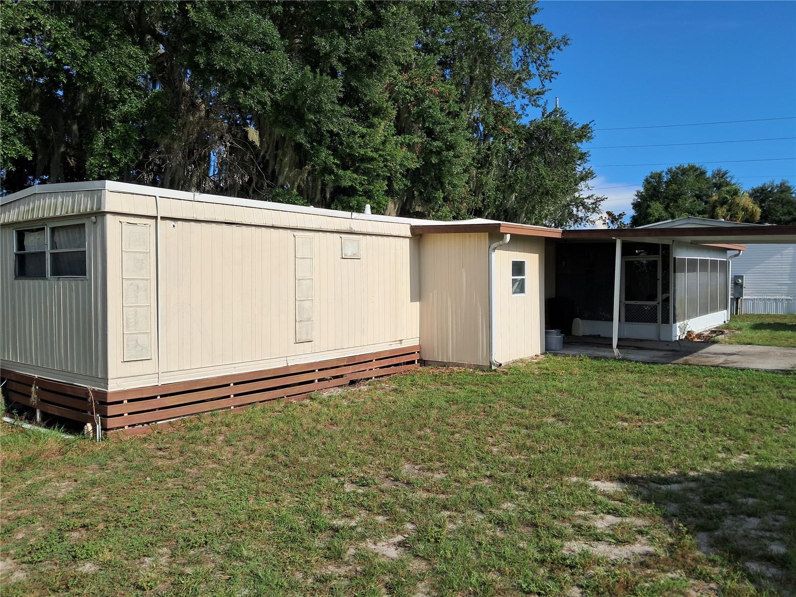 Photo of 820 MARK ROAD LEESBURG FL 34748