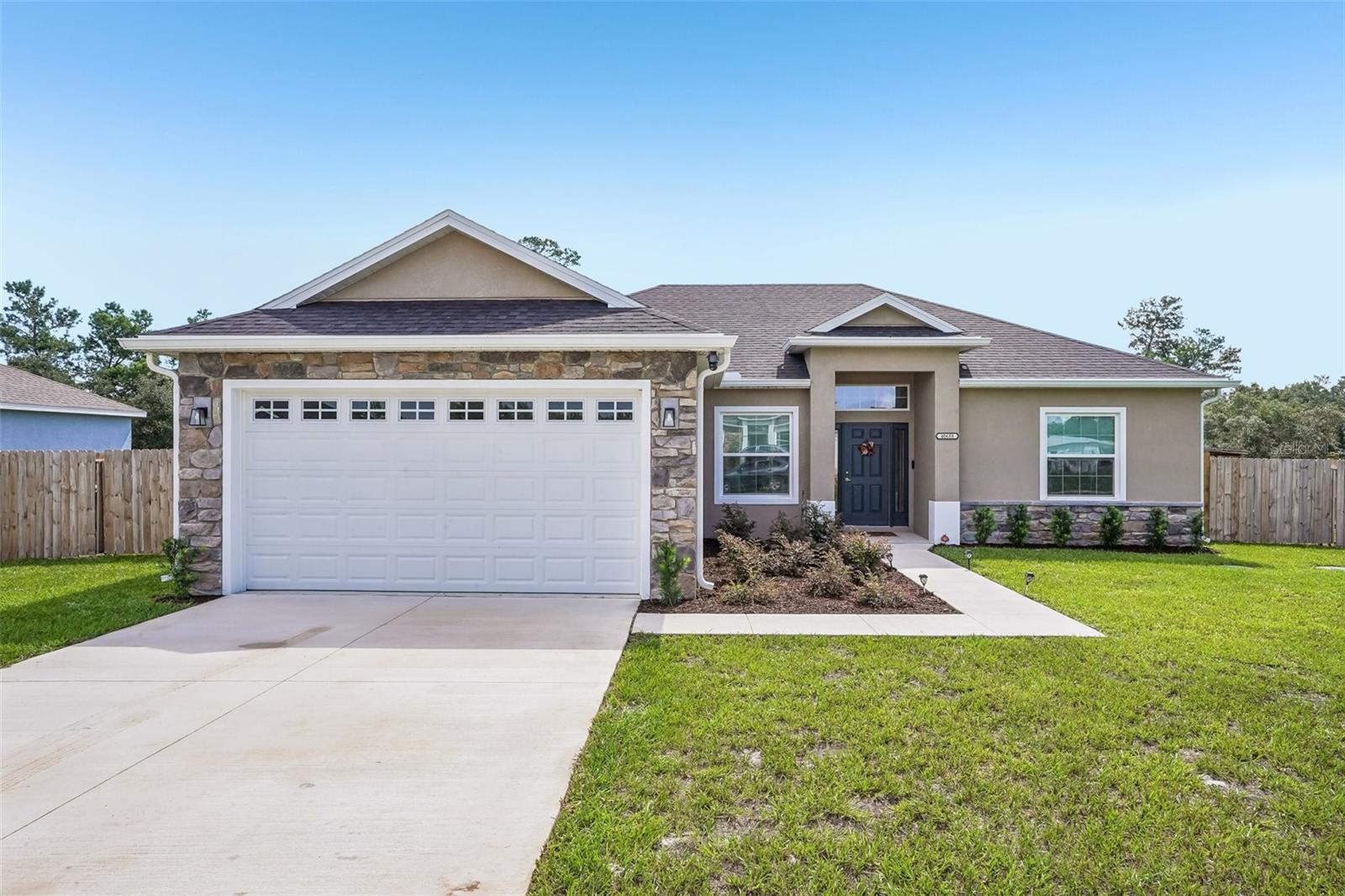Photo of 40688 E 9TH AVENUE UMATILLA FL 32784