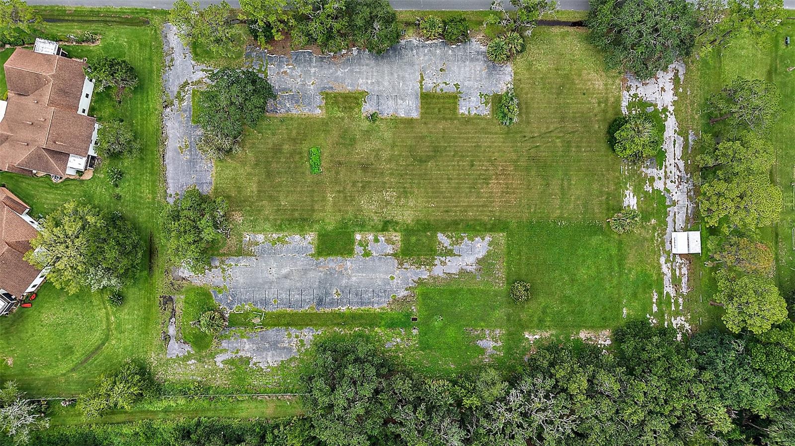 Photo of W OAK TERRACE DRIVE LEESBURG FL 34748