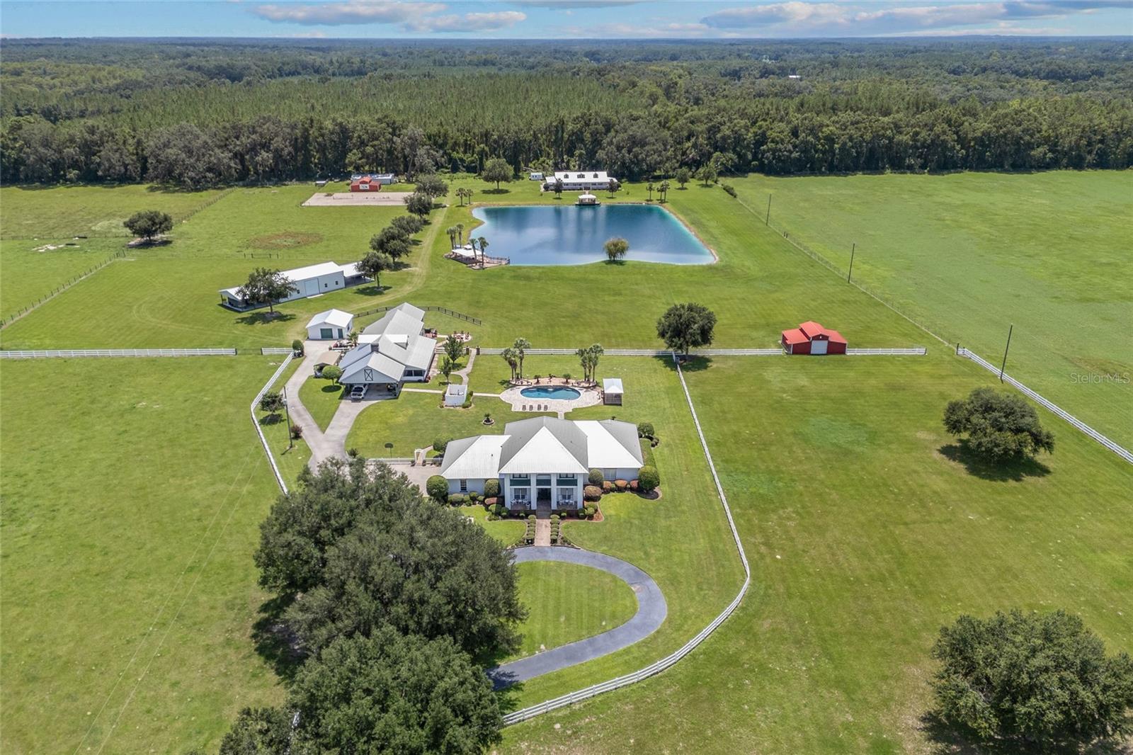 Photo of 550 SW GABRIEL PLACE LAKE CITY FL 32024